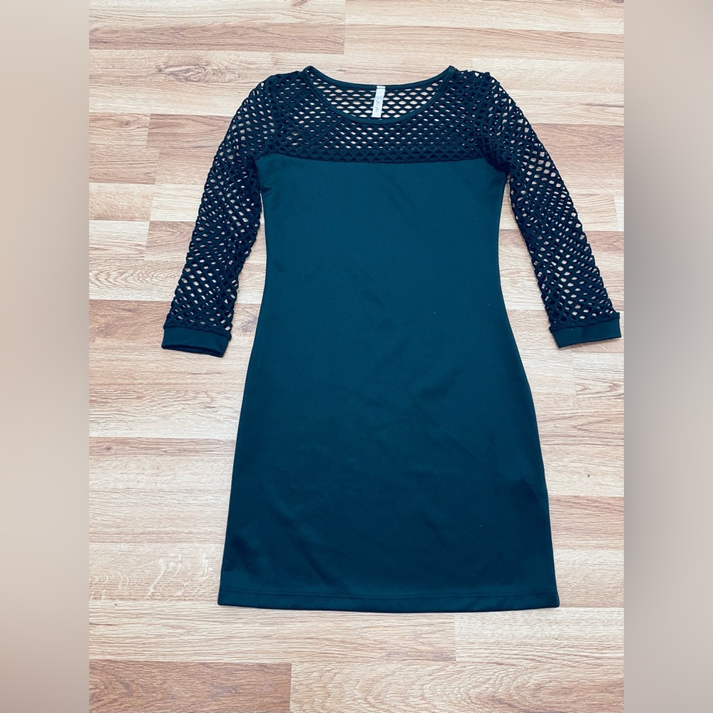 Elegant Black Mesh Sleeve Dress
